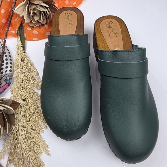 New Anthropologie Seychelles Green Leather Clogs 9.5 - Picture 12 of 12